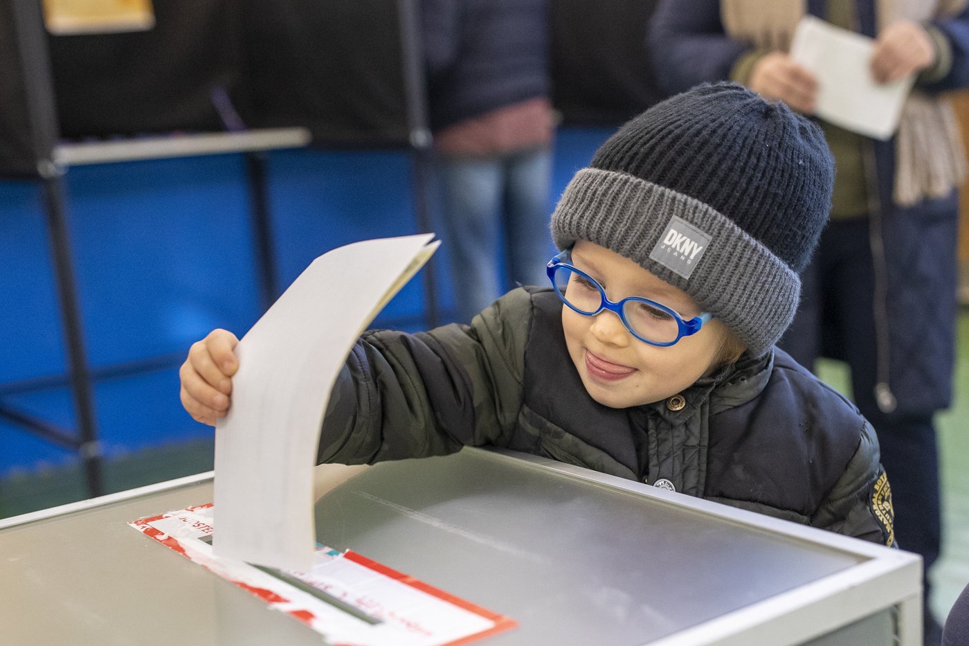 Lithuanians vote in parliamentary election with many looking for change despite a strong economy | iNFOnews.ca Lithuanians vote in parliamentary election with many looking for change despite a strong economy | iNFOnews.ca