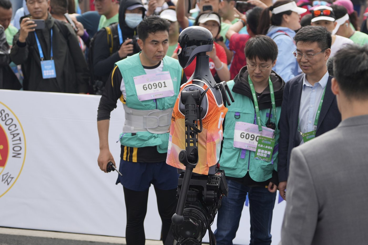 PHOTO COLLECTION: Humanoid Robot Half-Marathon | iNFOnews.ca