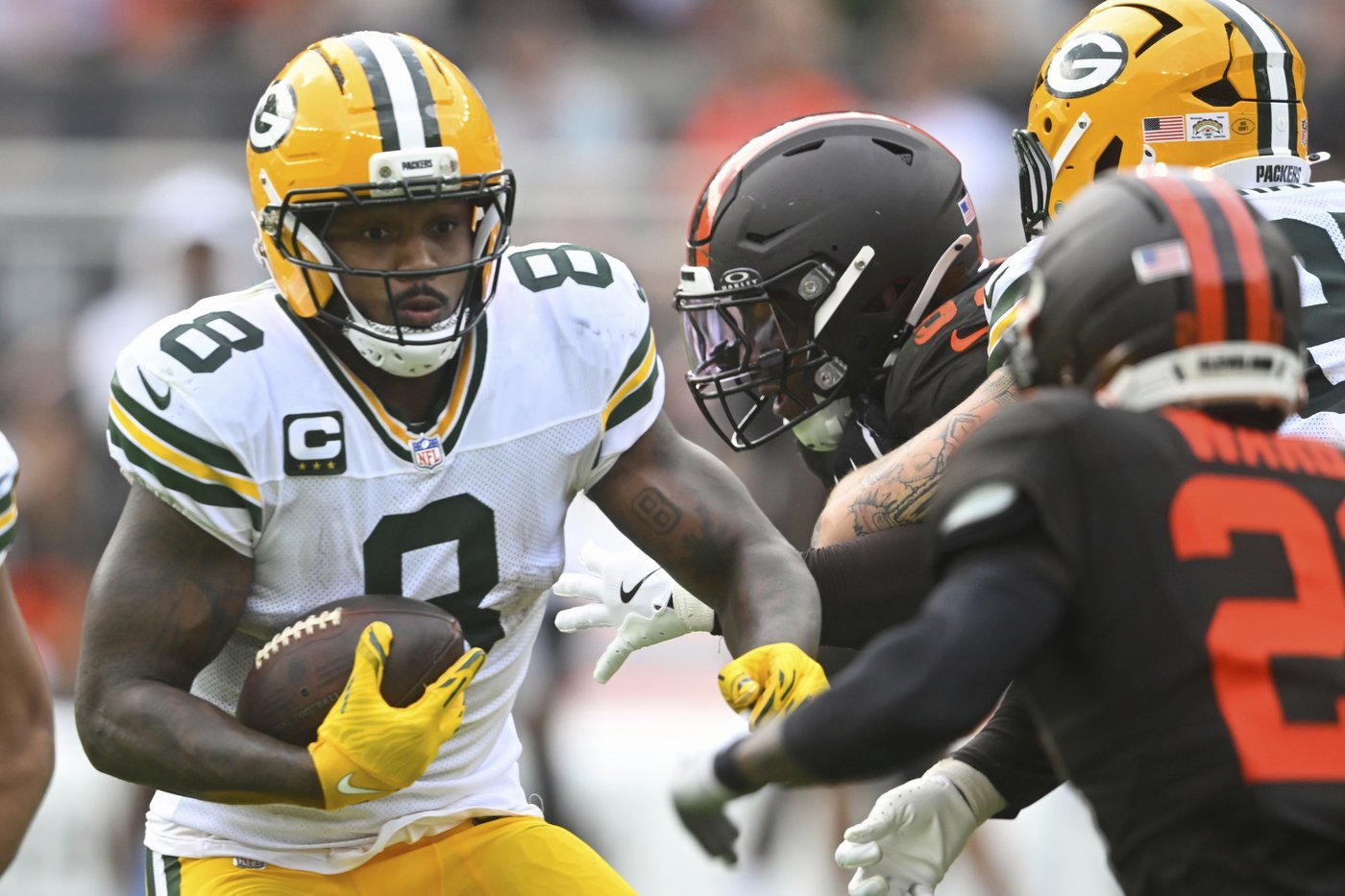 Packers' Josh Jacobs is off to a slow start behind a banged-up offensive line | iNFOnews.ca