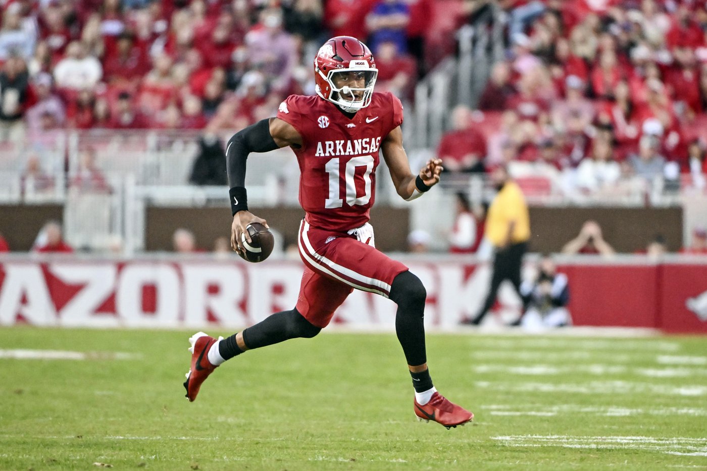 No. 8 LSU beats Arkansas 34-10 behind Durham's three touchdowns, Ramos' four field goals | iNFOnews.ca No. 8 LSU beats Arkansas 34-10 behind Durham's three touchdowns, Ramos' four field goals | iNFOnews.ca