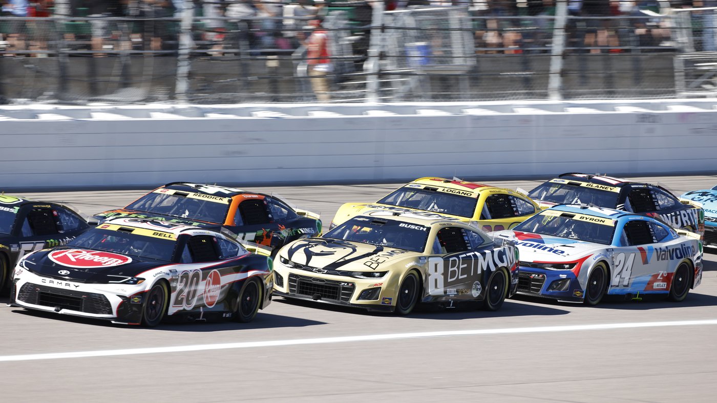 NASCAR playoffs roll into Talladega with cloud of lawsuit hanging over sport | iNFOnews.ca