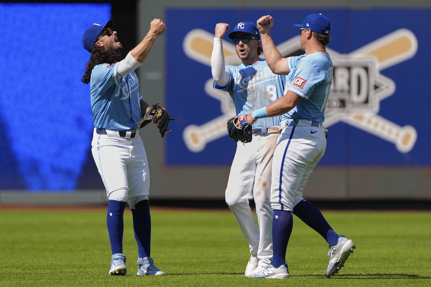 Witt and Bubic help the Royals beat the White Sox 10-0 for 4-game series sweep | iNFOnews.ca Witt and Bubic help the Royals beat the White Sox 10-0 for 4-game series sweep | iNFOnews.ca