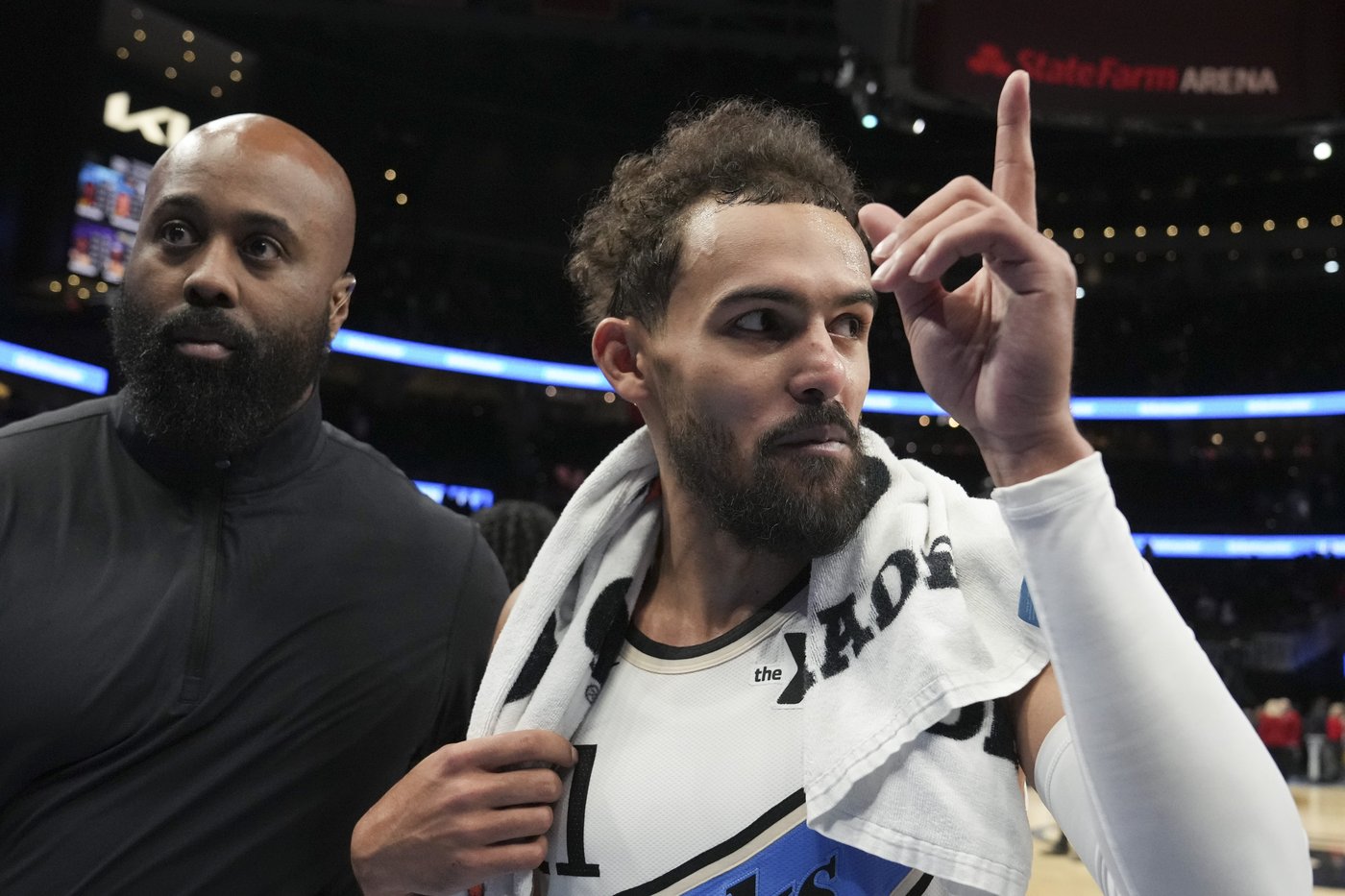 Young hits 3-point in overtime to give Hawks 6 straight wins, 134-132 over Lakers | iNFOnews.ca Young hits 3-point in overtime to give Hawks 6 straight wins, 134-132 over Lakers | iNFOnews.ca