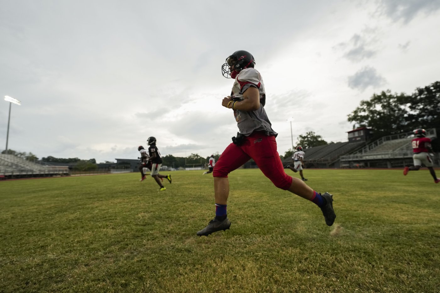 Takeaways from AP report on risks of rising heat for high school football players | iNFOnews.ca Takeaways from AP report on risks of rising heat for high school football players | iNFOnews.ca