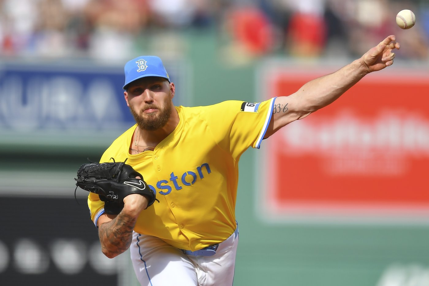 Casas hits a bases-loaded single off Green Monster in 10th to lift Red Sox past White Sox 4-3 | iNFOnews.ca
