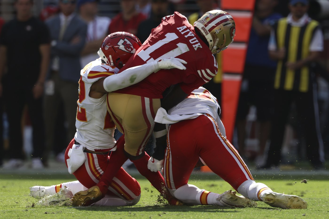 Tests confirm a season-ending knee injury for 49ers receiver Brandon Aiyuk | iNFOnews.ca Tests confirm a season-ending knee injury for 49ers receiver Brandon Aiyuk | iNFOnews.ca