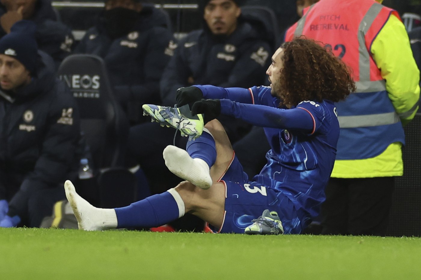 Furious Cucurella changes cleats after slipping twice to concede early goals, then helps Chelsea win | iNFOnews.ca
