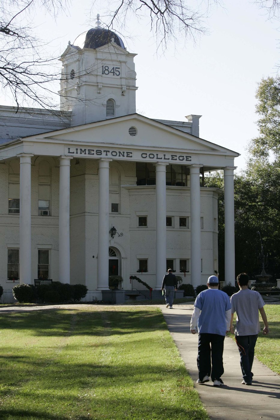 A 180-year-old private South Carolina university is closing after a $6M fundraising drive fails | iNFOnews.ca