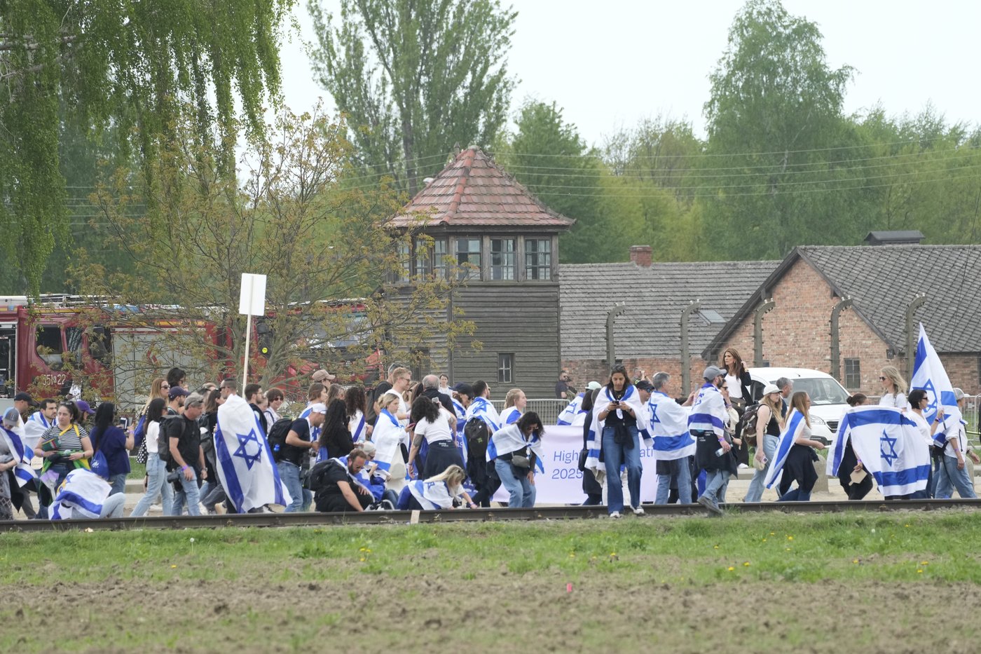 Polish and Israeli presidents lead March of the Living at Auschwitz | iNFOnews.ca
