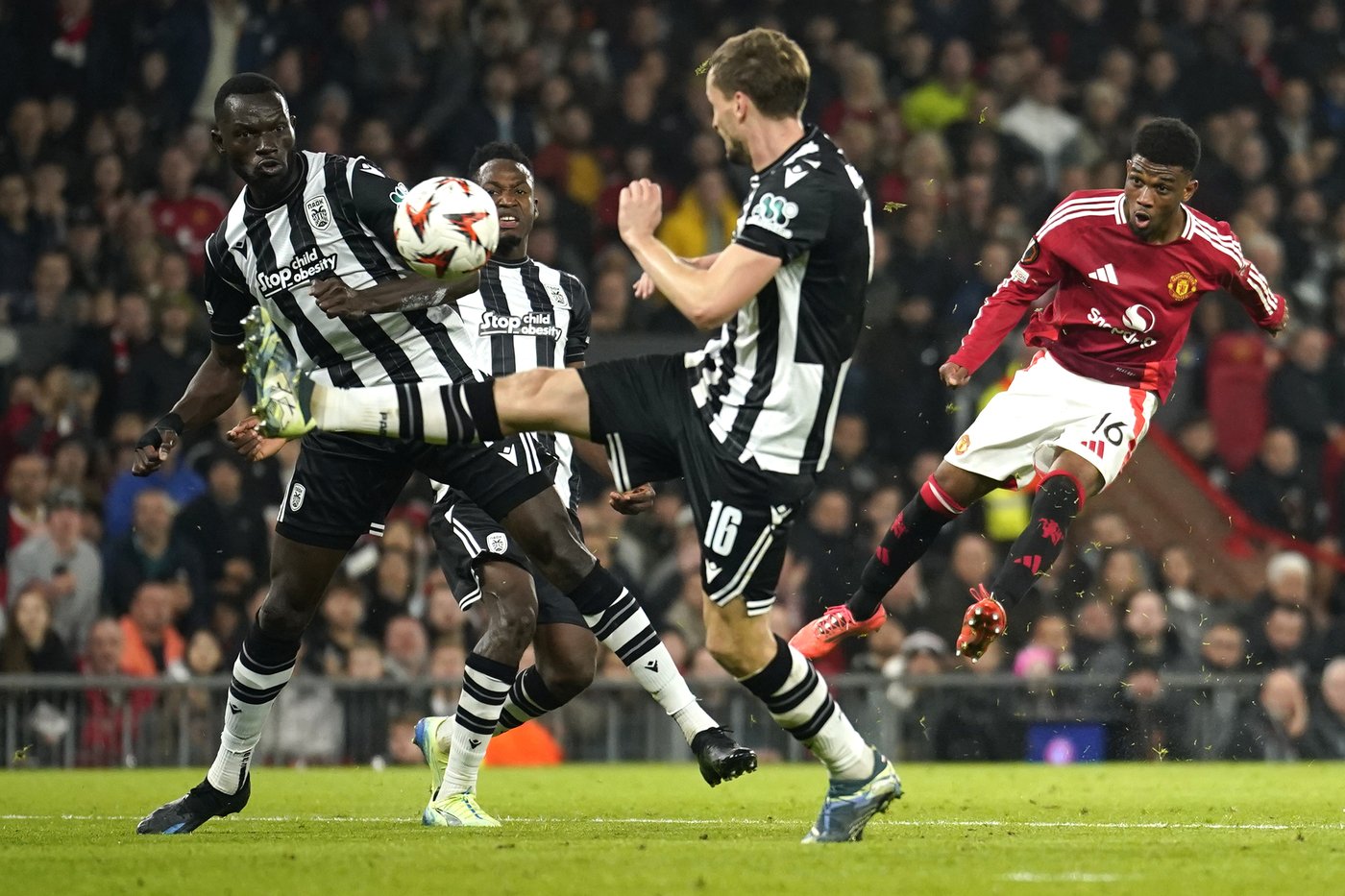Man United ends winless run in Europe and Osimhen scores 2 as Galatasaray beats Tottenham | iNFOnews.ca
