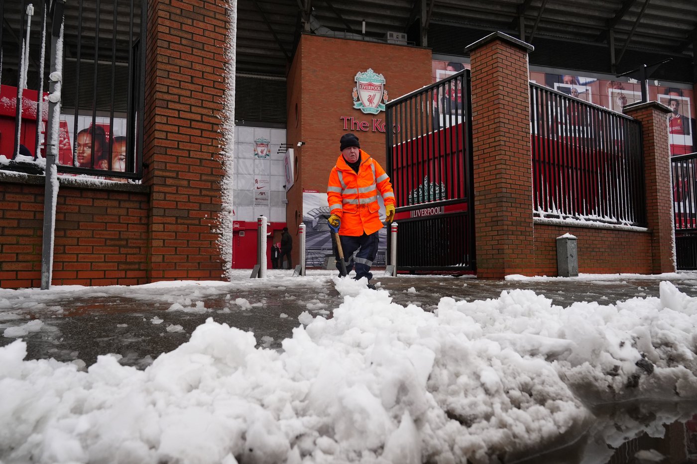 Liverpool vs Man United to go ahead after safety inspection to assess impact of cold spell | iNFOnews.ca Liverpool vs Man United to go ahead after safety inspection to assess impact of cold spell | iNFOnews.ca