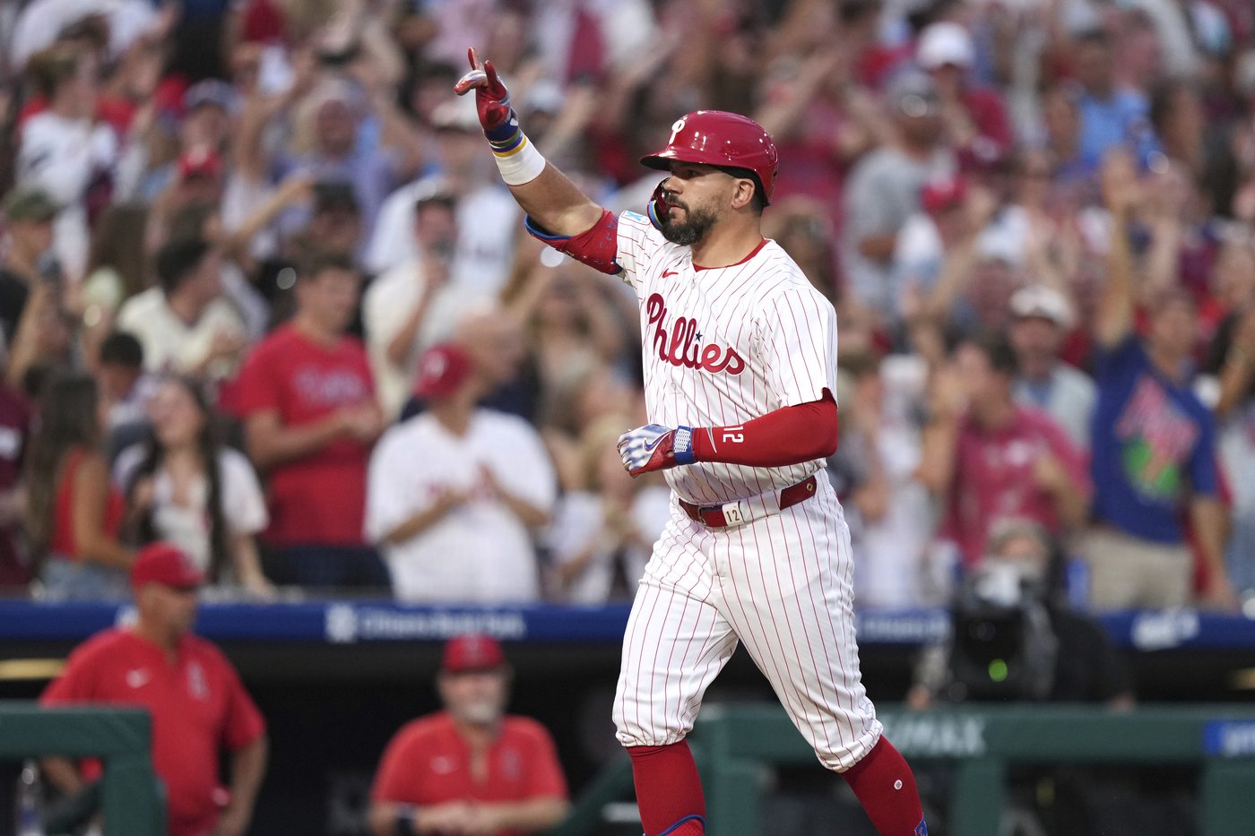 Schwarber's grand slam, Harper's homer lead Phillies to 9-5 win over Angels | iNFOnews.ca