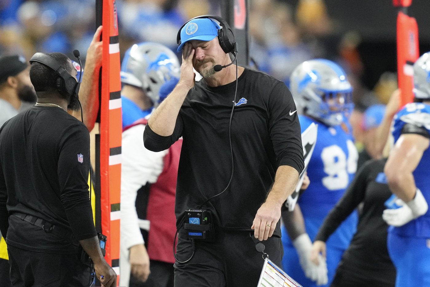 Lions extend win streak to 10 games, hold off Bears for 23-20 victory | iNFOnews.ca