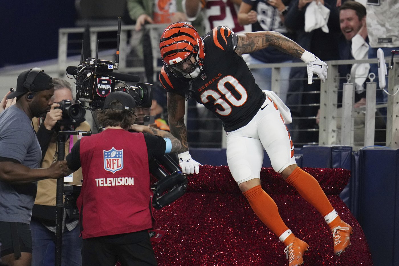 Burrow, Chase lift Bengals after botched blocked punt by Cowboys in 27-20 Cincinnati victory | iNFOnews.ca Burrow, Chase lift Bengals after botched blocked punt by Cowboys in 27-20 Cincinnati victory | iNFOnews.ca