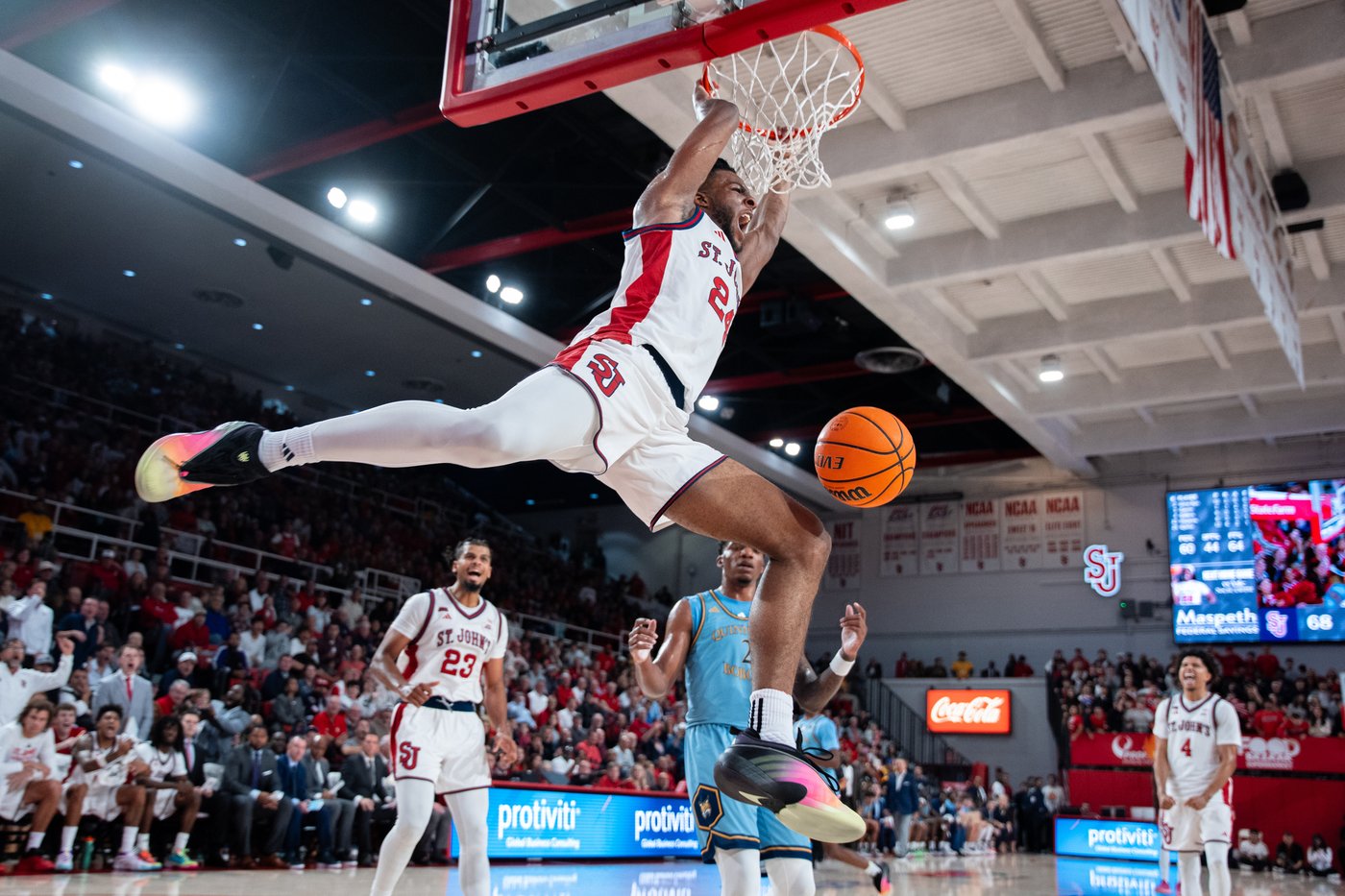 No. 5 St. John's opens Pitino's third season with 108-74 rout of Quinnipiac | iNFOnews.ca No. 5 St. John's opens Pitino's third season with 108-74 rout of Quinnipiac | iNFOnews.ca