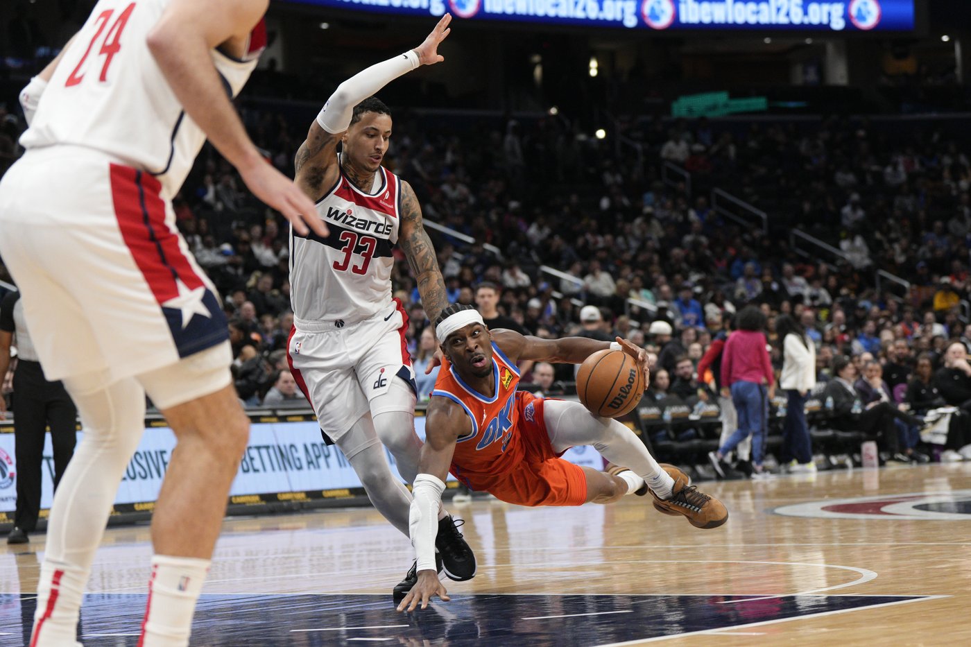 Gilgeous-Alexander overcomes a poor shooting performance and leads Thunder past Wizards 136-95 | iNFOnews.ca Gilgeous-Alexander overcomes a poor shooting performance and leads Thunder past Wizards 136-95 | iNFOnews.ca