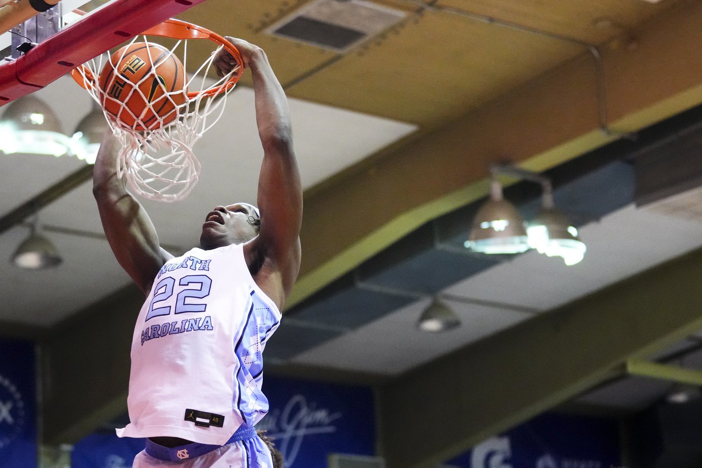 Michigan State holds off No. 12 North Carolina 94-91 in overtime for 3rd at Maui Invitational | iNFOnews.ca Michigan State holds off No. 12 North Carolina 94-91 in overtime for 3rd at Maui Invitational | iNFOnews.ca