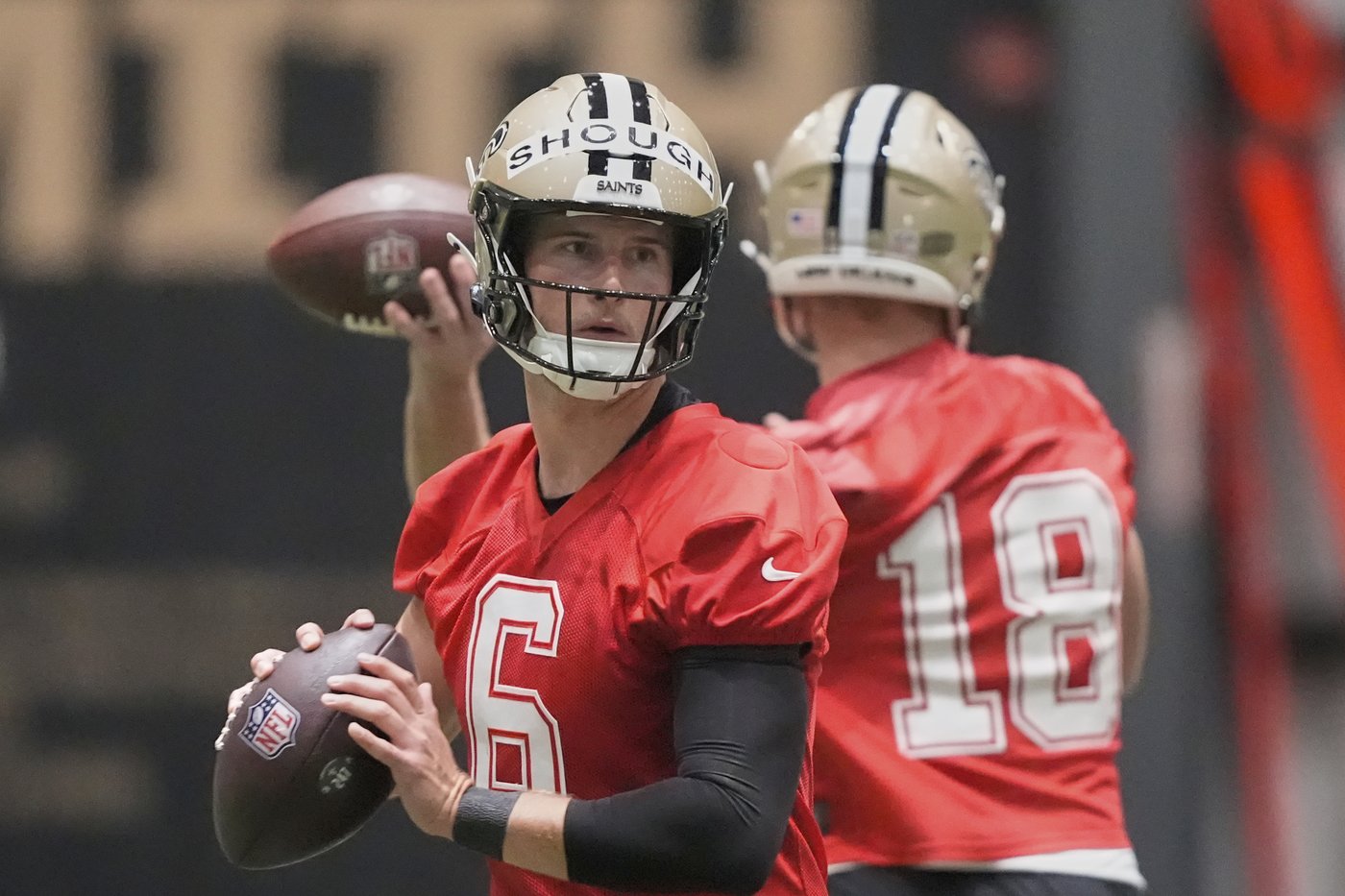Saints QB Derek Carr is retiring because of 'significant degenerative changes' to his right shoulder | iNFOnews.ca Saints QB Derek Carr is retiring because of 'significant degenerative changes' to his right shoulder | iNFOnews.ca