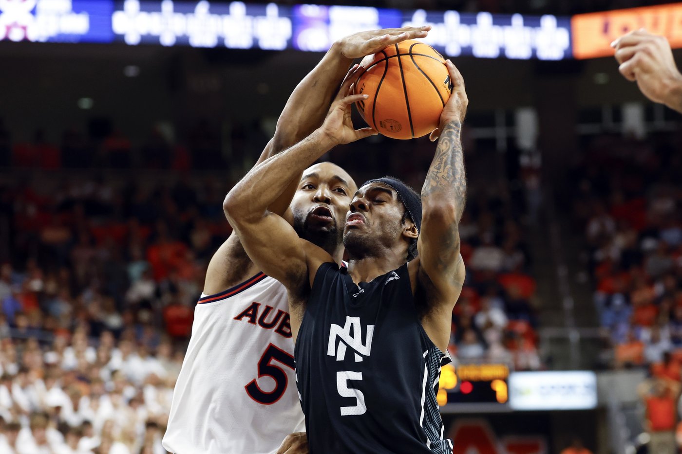 Broome has 30 points and 17 rebounds to lead No. 4 Auburn past North Alabama 102-69 | iNFOnews.ca Broome has 30 points and 17 rebounds to lead No. 4 Auburn past North Alabama 102-69 | iNFOnews.ca