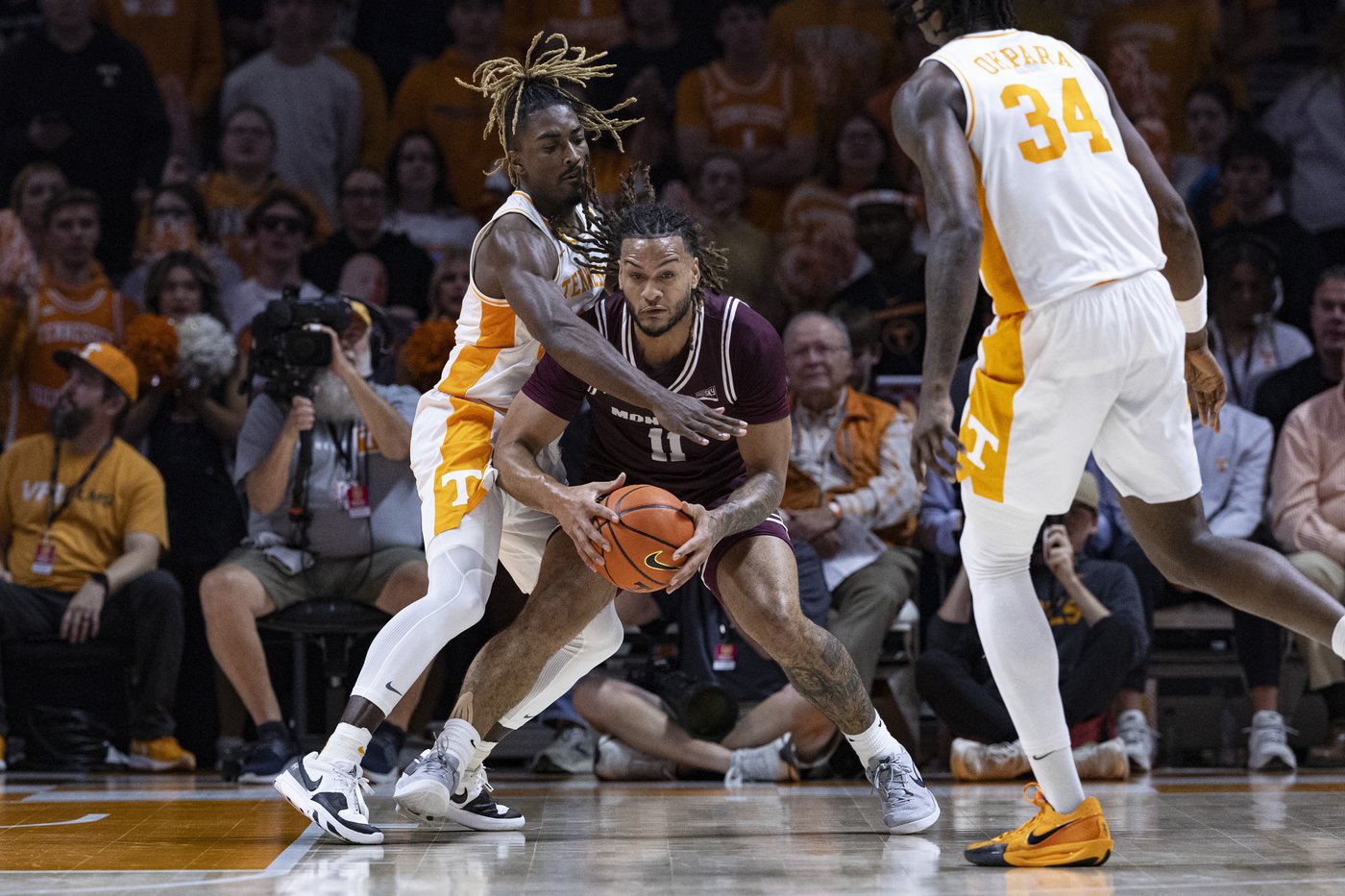 Milicic scores 18 points as No. 11 Tennessee beats Montana 92-57 | iNFOnews.ca Milicic scores 18 points as No. 11 Tennessee beats Montana 92-57 | iNFOnews.ca