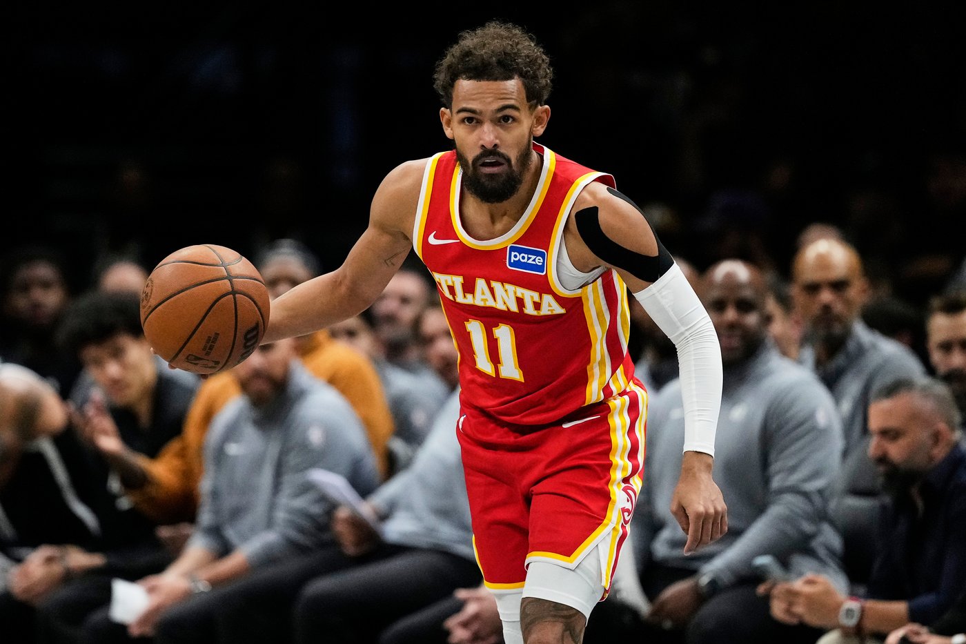 Hawks' Trae Young suffers sprained right knee vs. Nets and will have an MRI | iNFOnews.ca