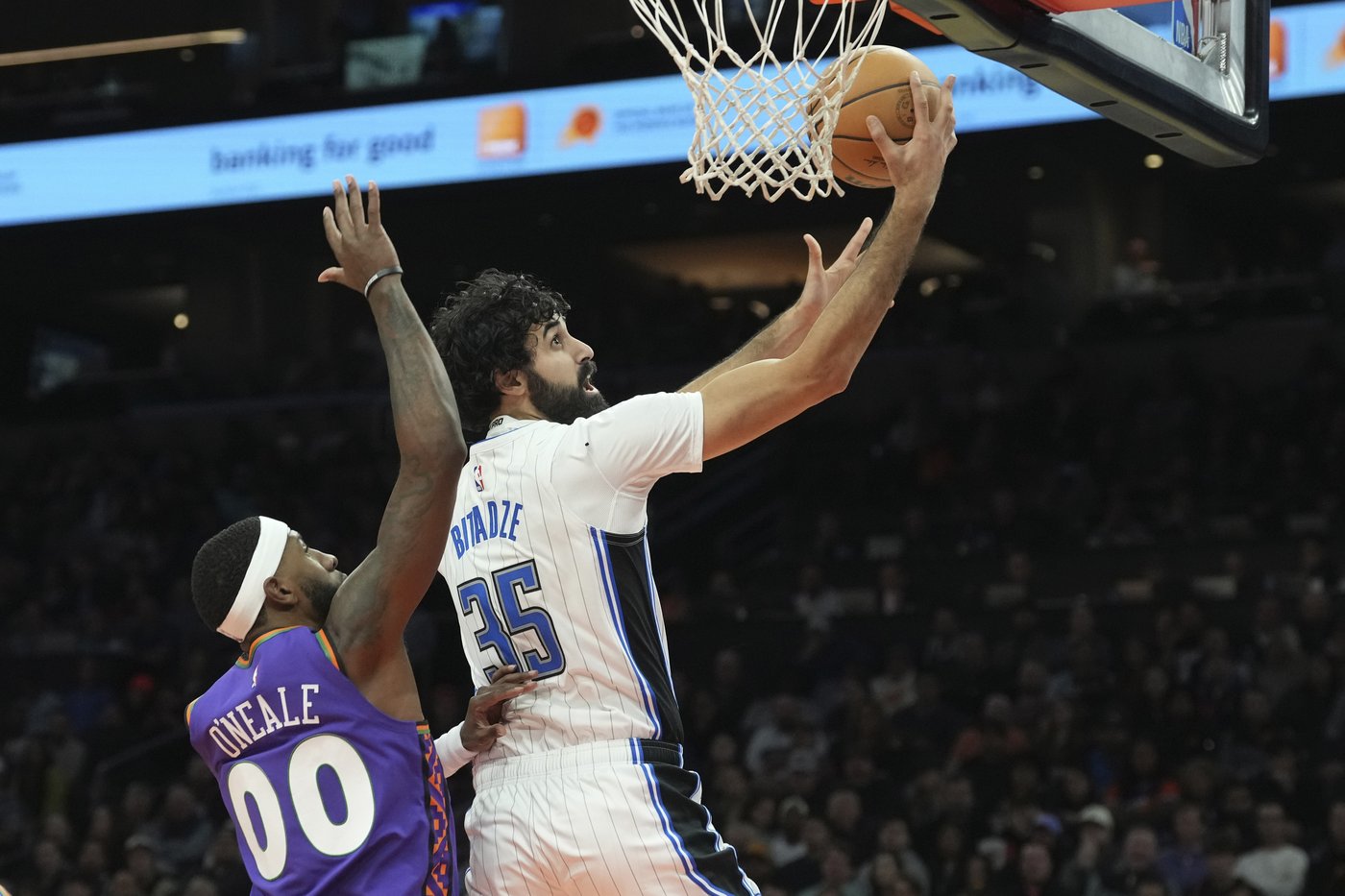 Wagner scores 32 points, Black adds 20 as Magic beat the Suns 109-99 | iNFOnews.ca