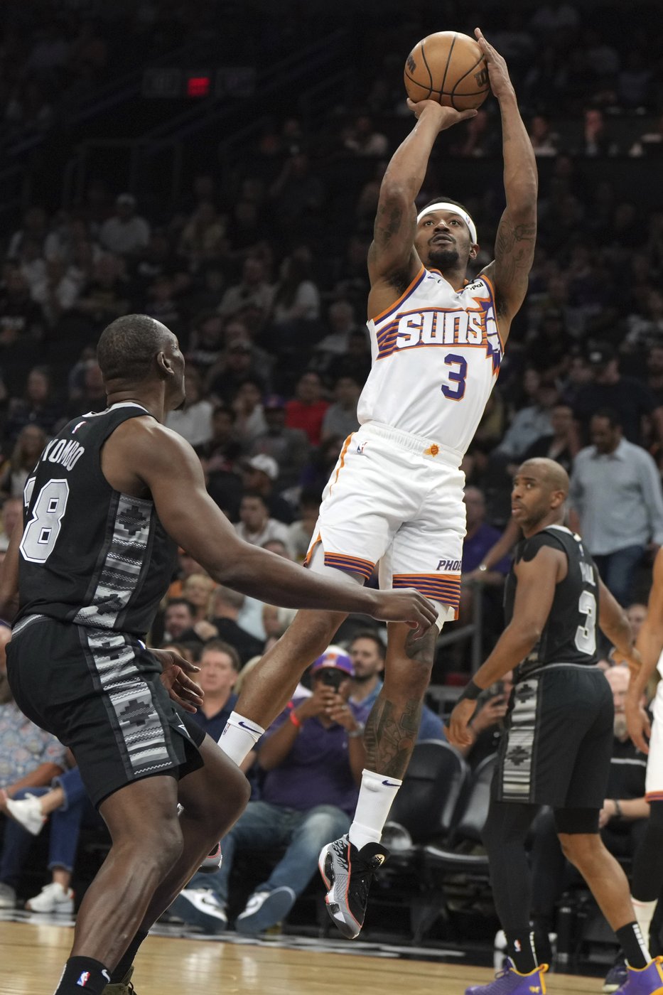 Ryan Dunn scores 26, Suns end 8-game losing streak with 117-98 win over Spurs in home finale | iNFOnews.ca Ryan Dunn scores 26, Suns end 8-game losing streak with 117-98 win over Spurs in home finale | iNFOnews.ca