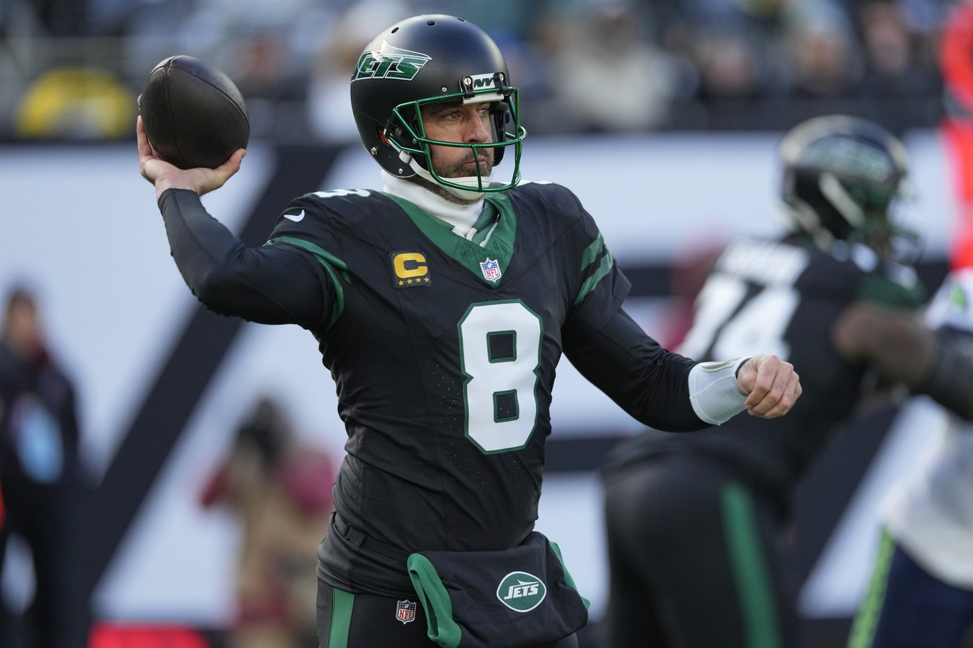 Jets are sticking with struggling Aaron Rodgers as their starting quarterback | iNFOnews.ca