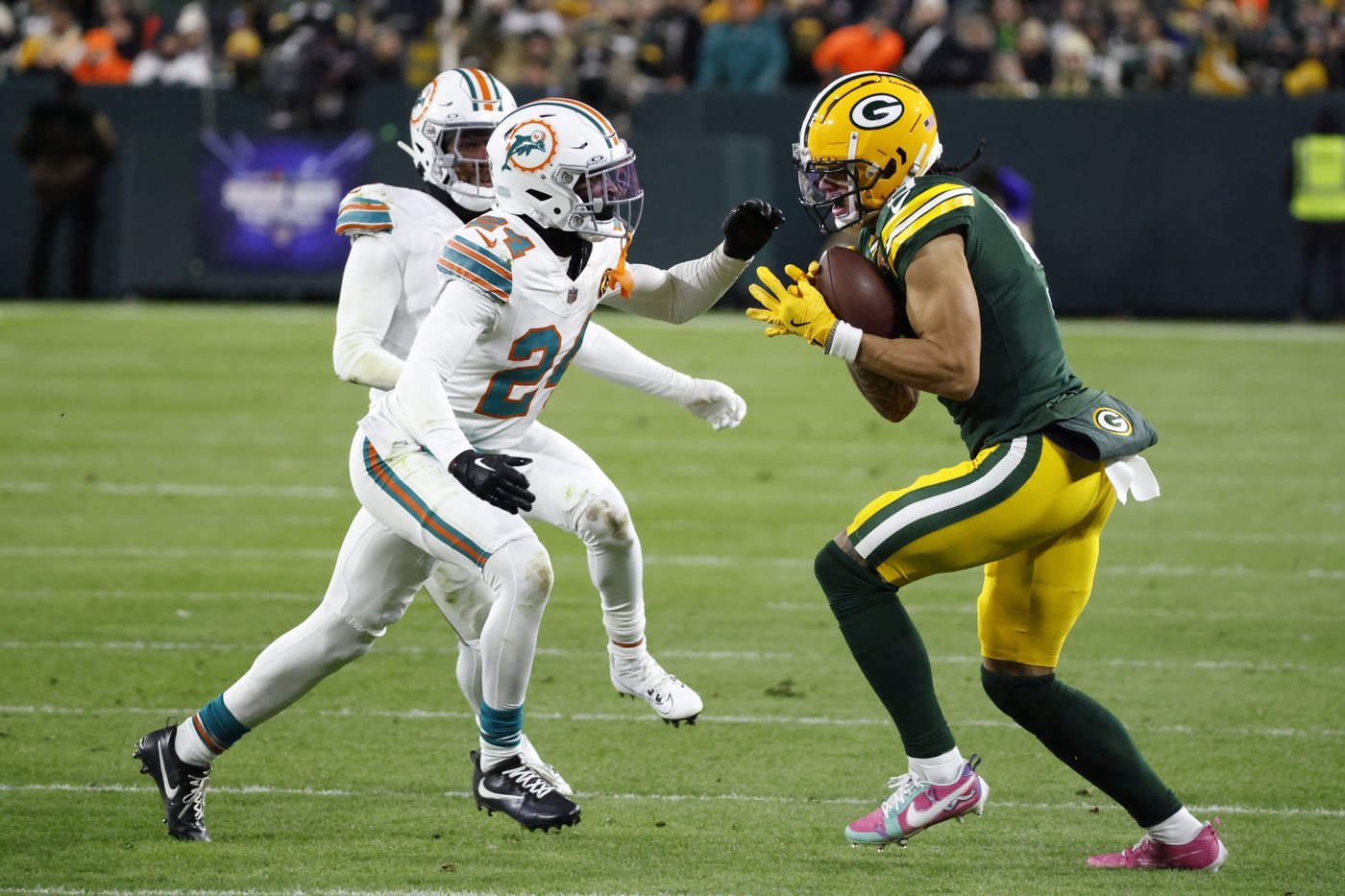 Love connects with Reed on 2 TDs as Packers use fast start to beat Dolphins 30-17 | iNFOnews.ca