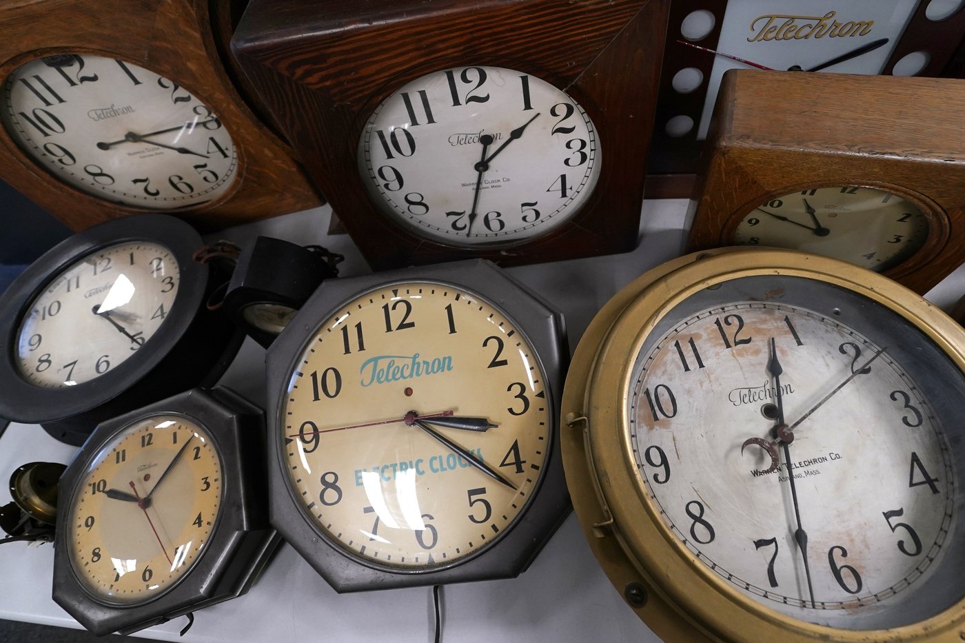 Clocks fall back an hour as daylight time ends for much of Canada | iNFOnews.ca Clocks fall back an hour as daylight time ends for much of Canada | iNFOnews.ca