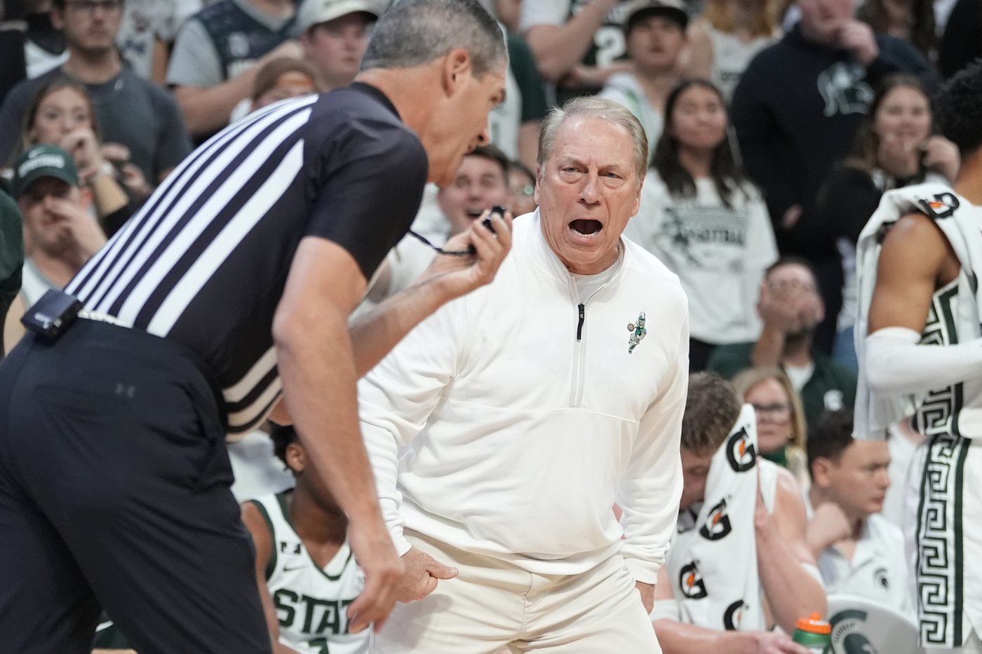 From Maui to the Caribbean, college hoops' Thanksgiving tournaments a beloved part of the sport | iNFOnews.ca From Maui to the Caribbean, college hoops' Thanksgiving tournaments a beloved part of the sport | iNFOnews.ca