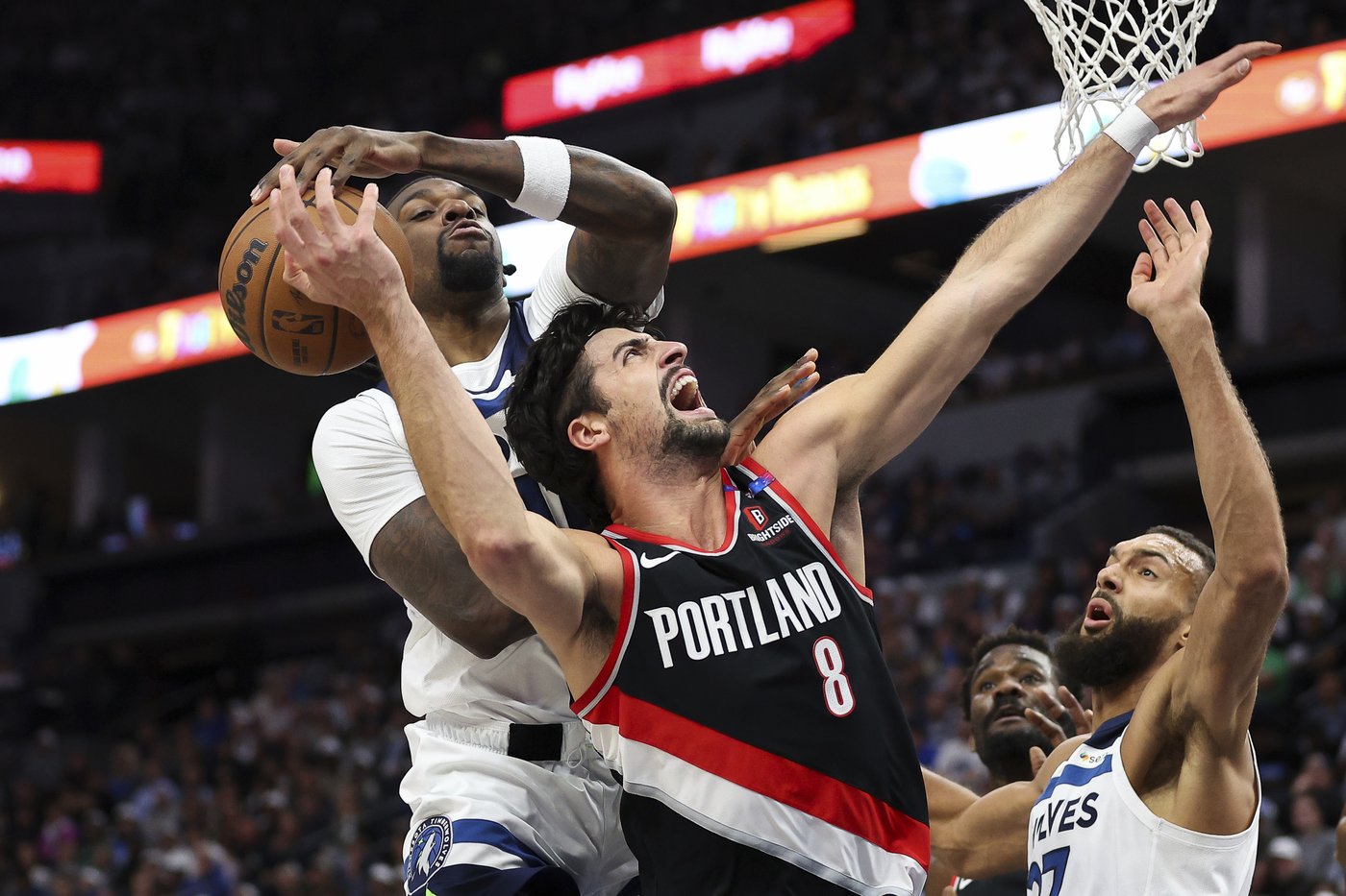 Edwards hits 9 3-pointers as Timberwolves blow out Trail Blazers 127-102 | iNFOnews.ca Edwards hits 9 3-pointers as Timberwolves blow out Trail Blazers 127-102 | iNFOnews.ca