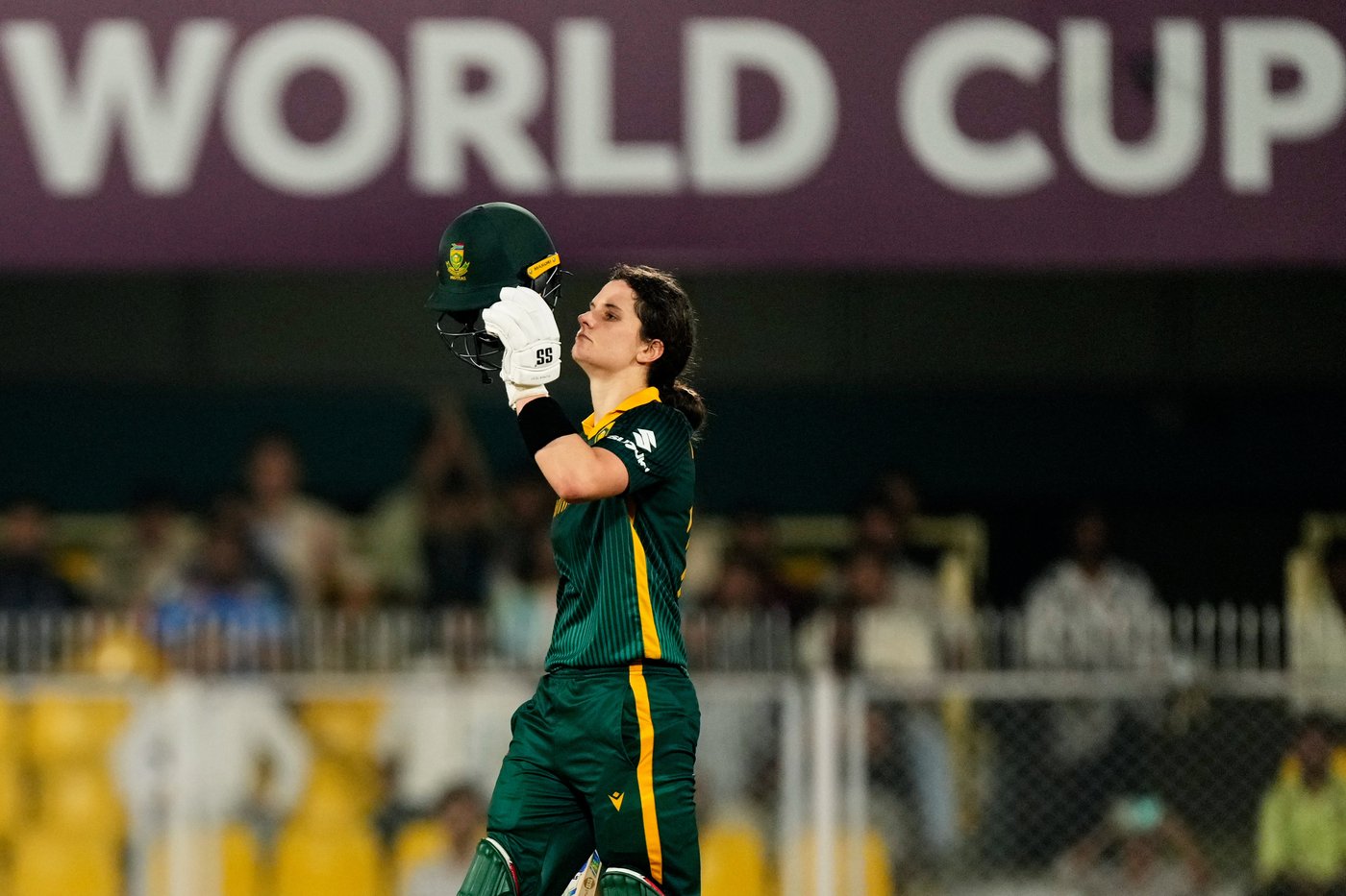Wolvaardt’s 169 helps South Africa crush 4-time champion England in Women’s Cricket World Cup semis | iNFOnews.ca