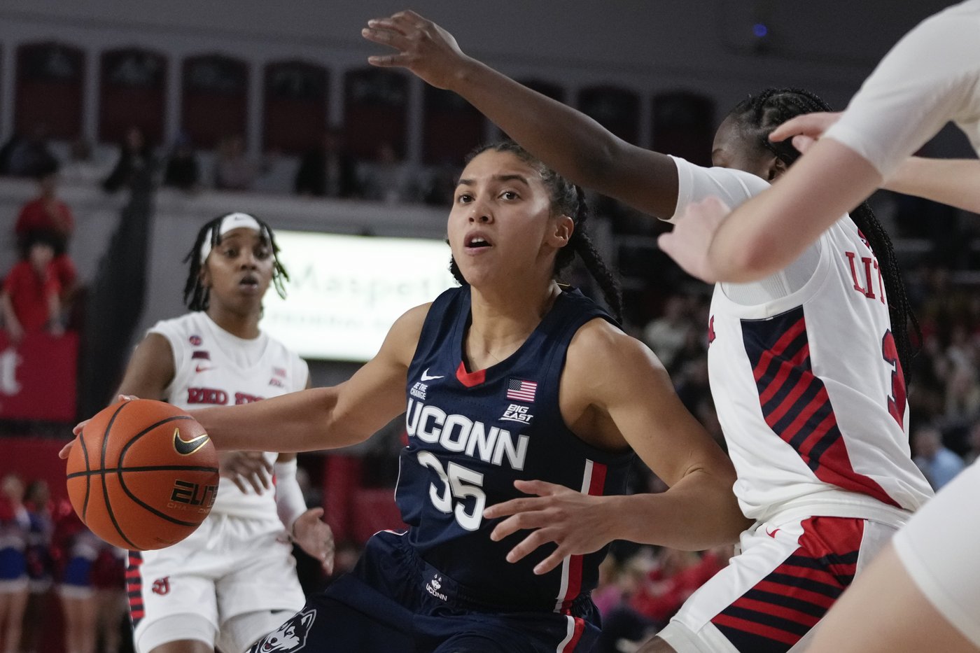 UConn teammates Bueckers and Fudd looking to make up for lost time after injury-filled careers | iNFOnews.ca