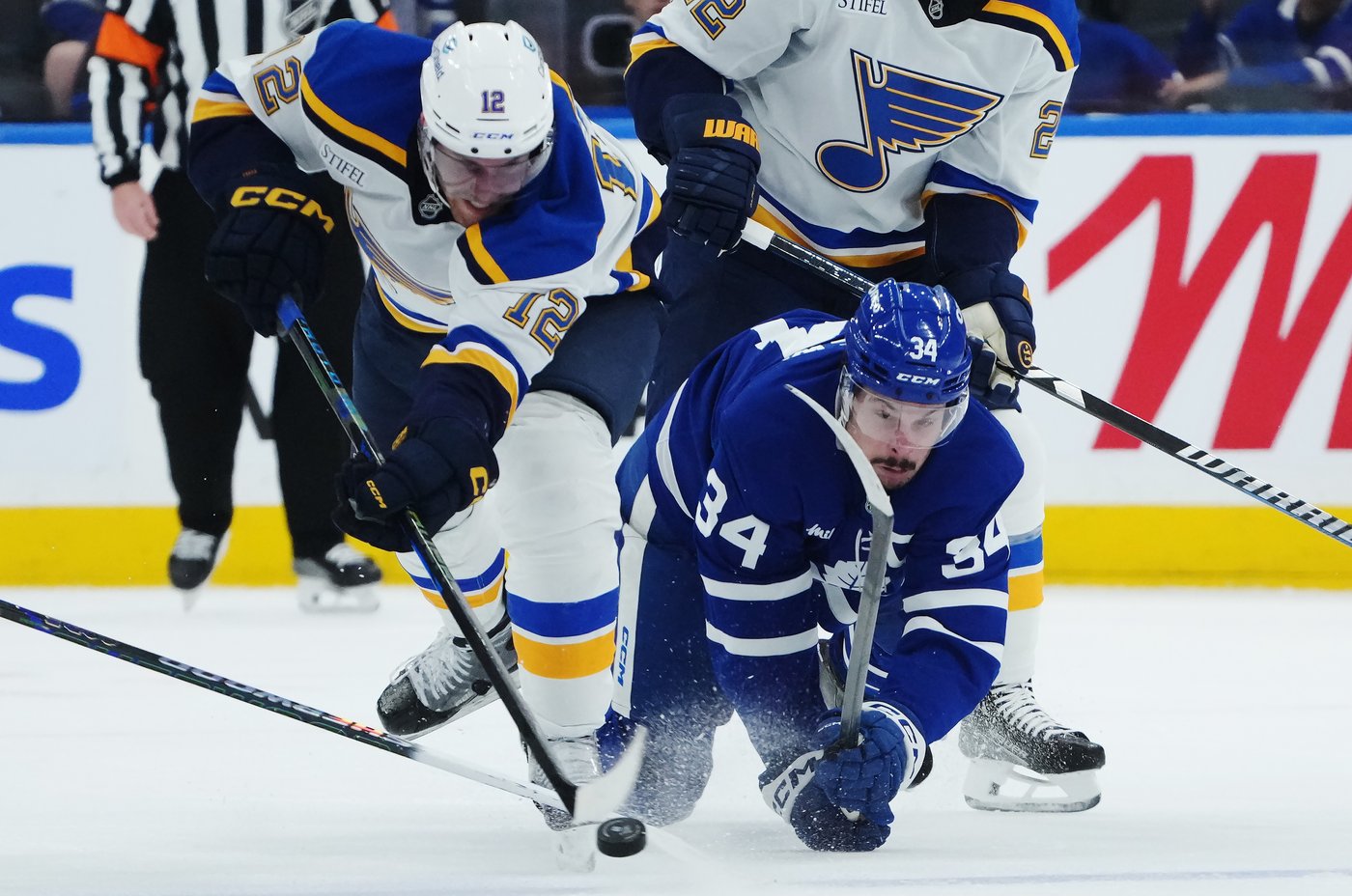 Leafs' power play clicks minus injured Matthews in 4-0 victory over Bruins | iNFOnews.ca