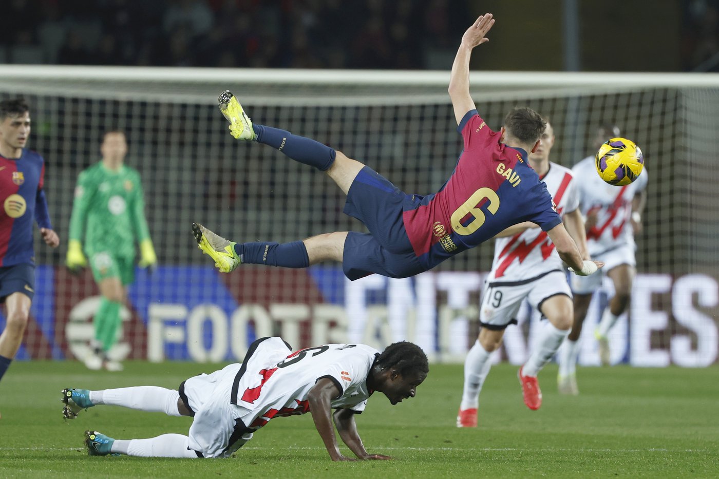 Barcelona returns to top of La Liga with 1-0 win over Rayo Vallecano | iNFOnews.ca Barcelona returns to top of La Liga with 1-0 win over Rayo Vallecano | iNFOnews.ca