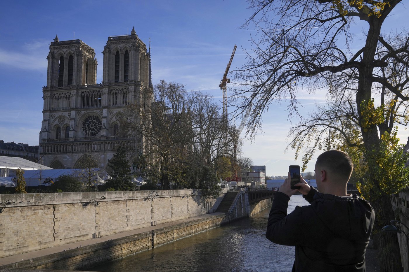 Notre Dame Cathedral unveils its new interior 5 years after devastating fire | iNFOnews.ca