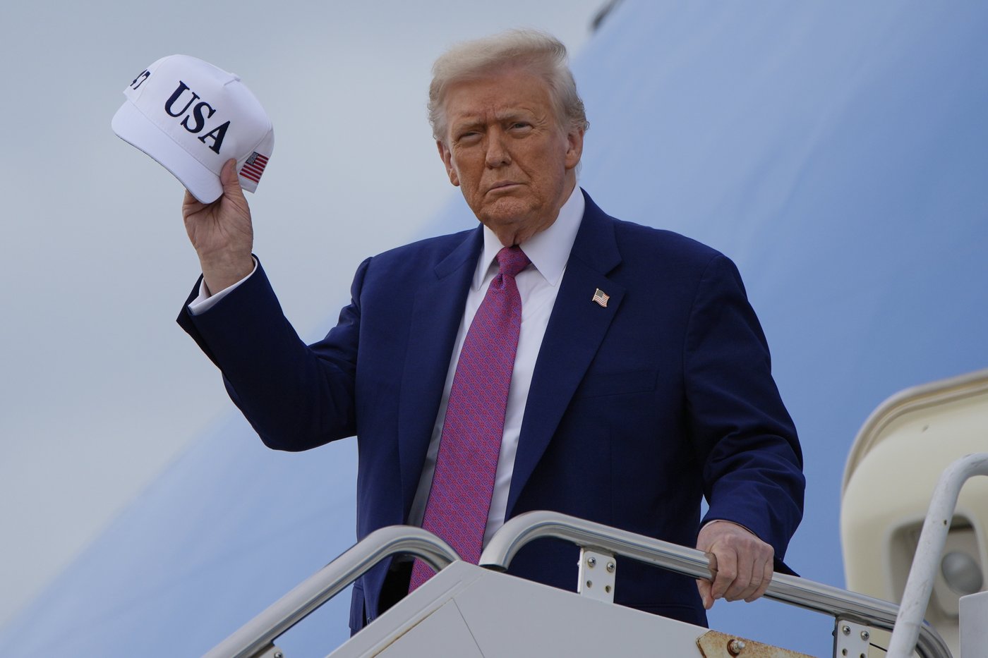 Trump is receiving mostly negative ratings from countries around the world: poll | iNFOnews.ca