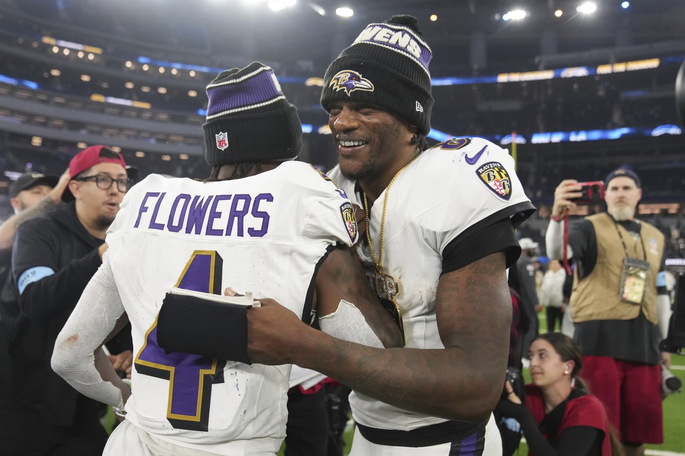 Jackson accounts for 3 TDs, John Harbaugh moves to 3-0 vs. brother as Ravens beat Chargers 30-23 | iNFOnews.ca