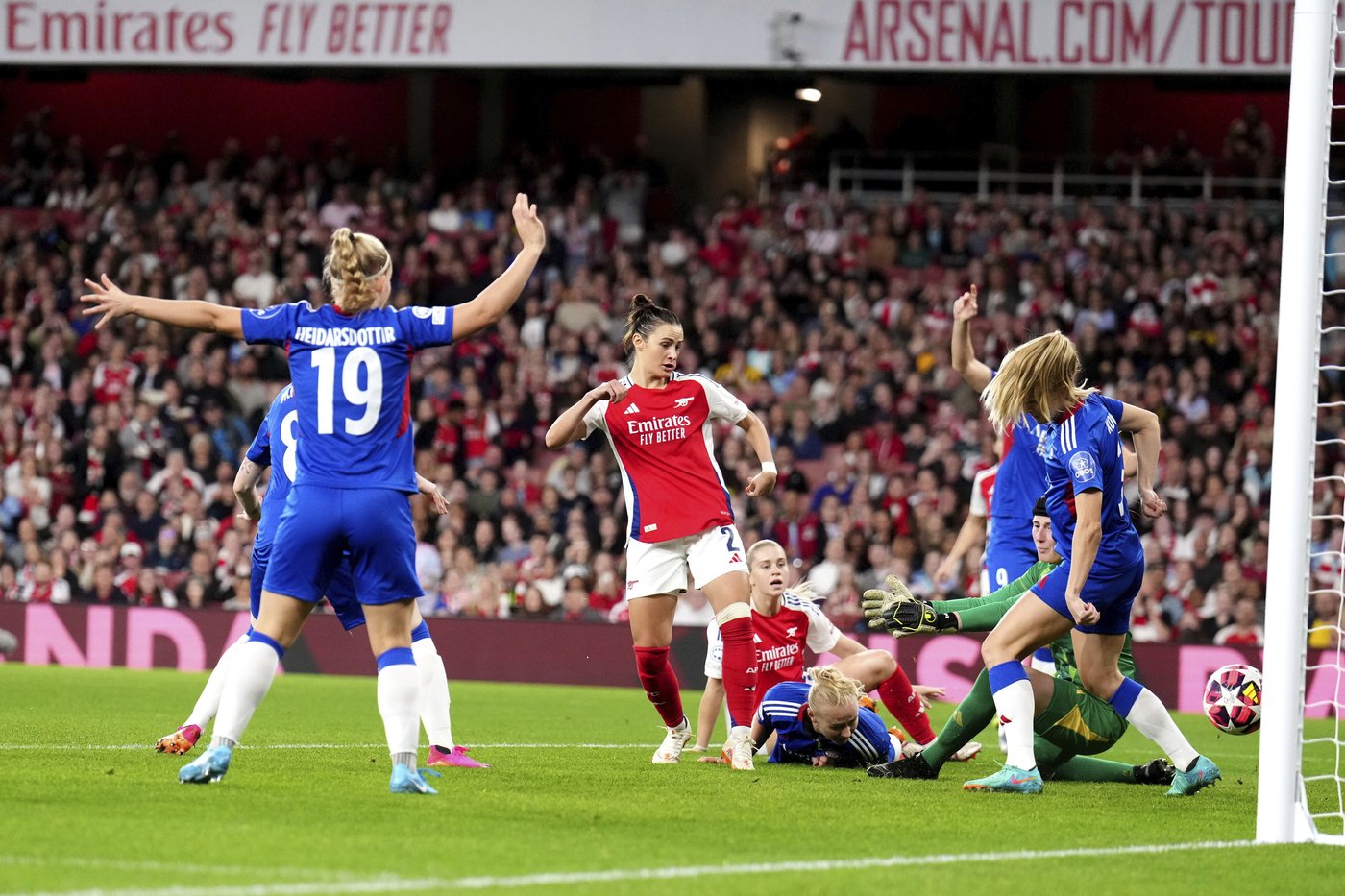 Bayern, Man City win again in Women's Champions League. Arsenal, Barcelona rebound from setbacks | iNFOnews.ca