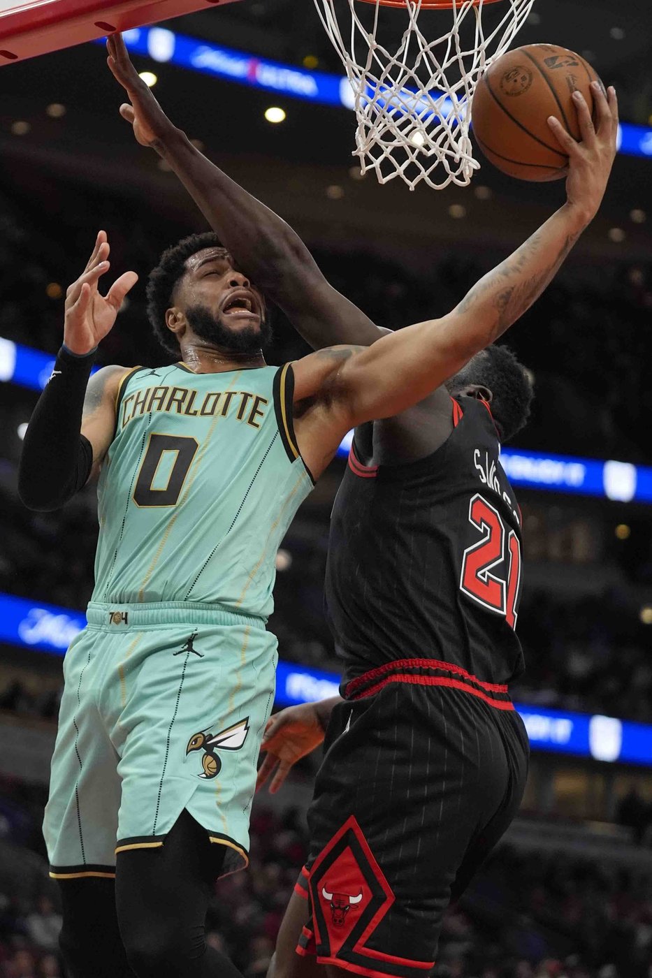 Dosunmu and Giddey lead the Bulls past the struggling Hornets 109-95 | iNFOnews.ca Dosunmu and Giddey lead the Bulls past the struggling Hornets 109-95 | iNFOnews.ca