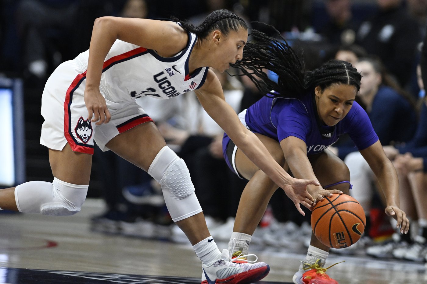 Freshman Sarah Strong scores 22 points to lead No. 2 UConn past Holy Cross 88-52 | iNFOnews.ca Freshman Sarah Strong scores 22 points to lead No. 2 UConn past Holy Cross 88-52 | iNFOnews.ca