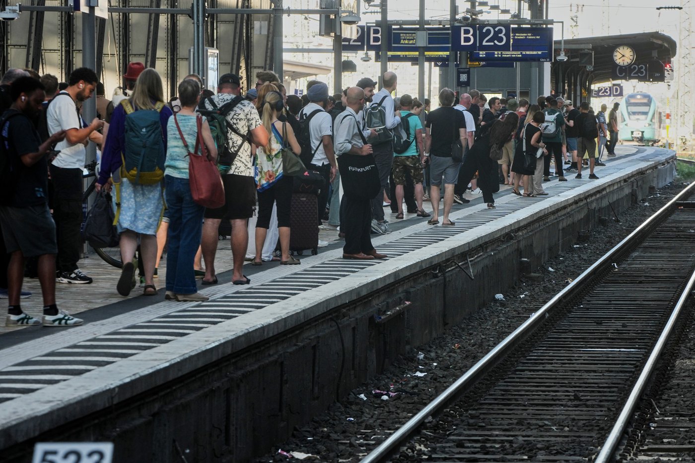 German railway says outage that halted all trains was caused by scheduled work | iNwheels German railway says outage that halted all trains was caused by scheduled work | iNwheels