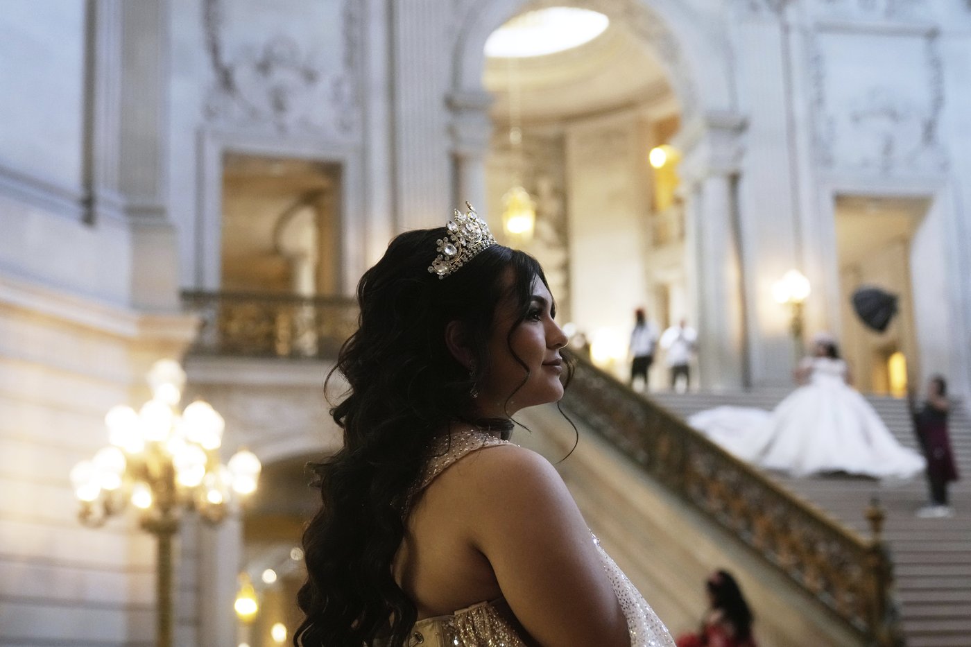 San Francisco’s City Hall becomes backdrop for striking quinceañera photoshoots | iNFOnews.ca San Francisco’s City Hall becomes backdrop for striking quinceañera photoshoots | iNFOnews.ca
