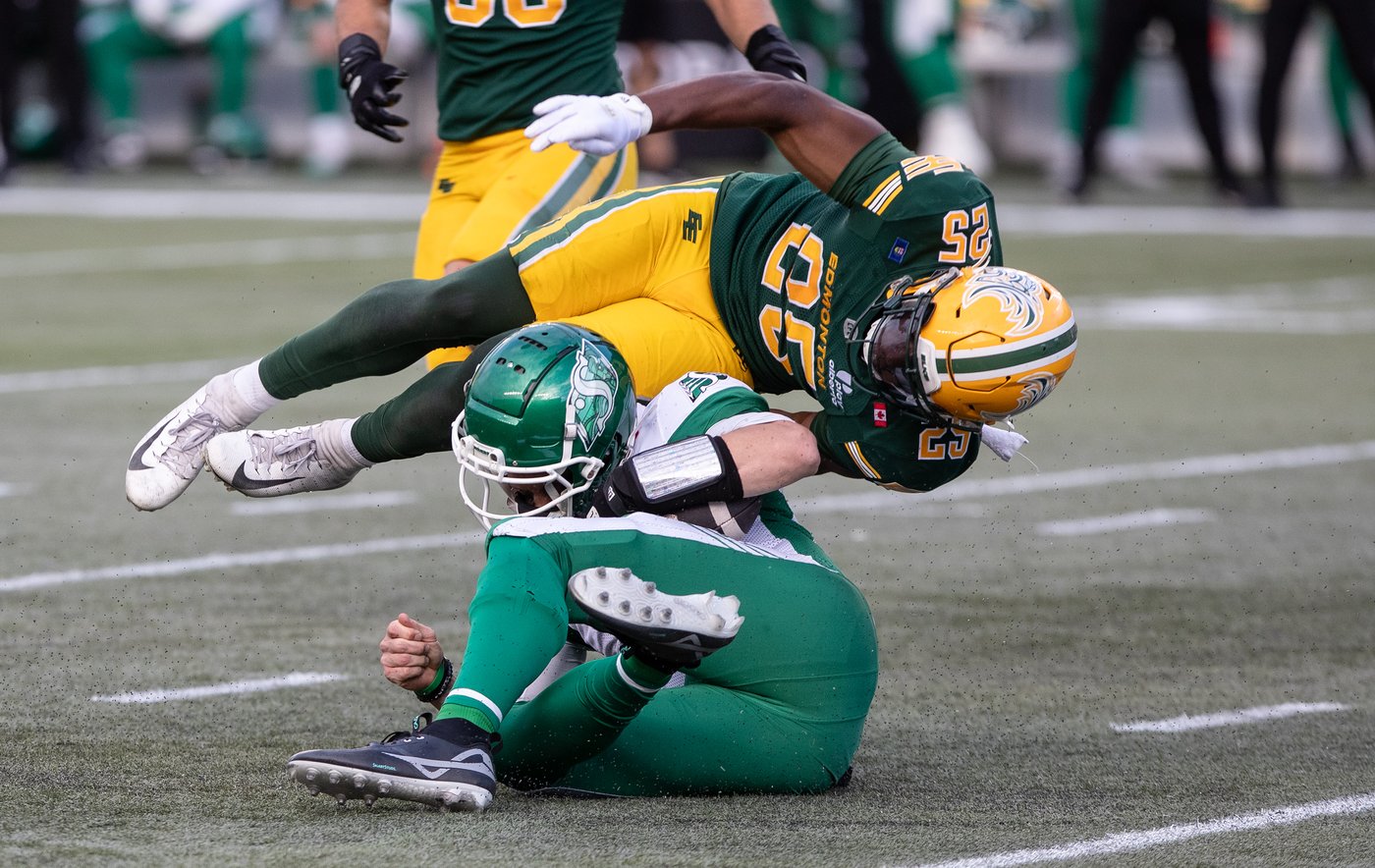 Emotional Elks keep playoff hopes alive with 27-25 win over Roughriders | iNFOnews.ca