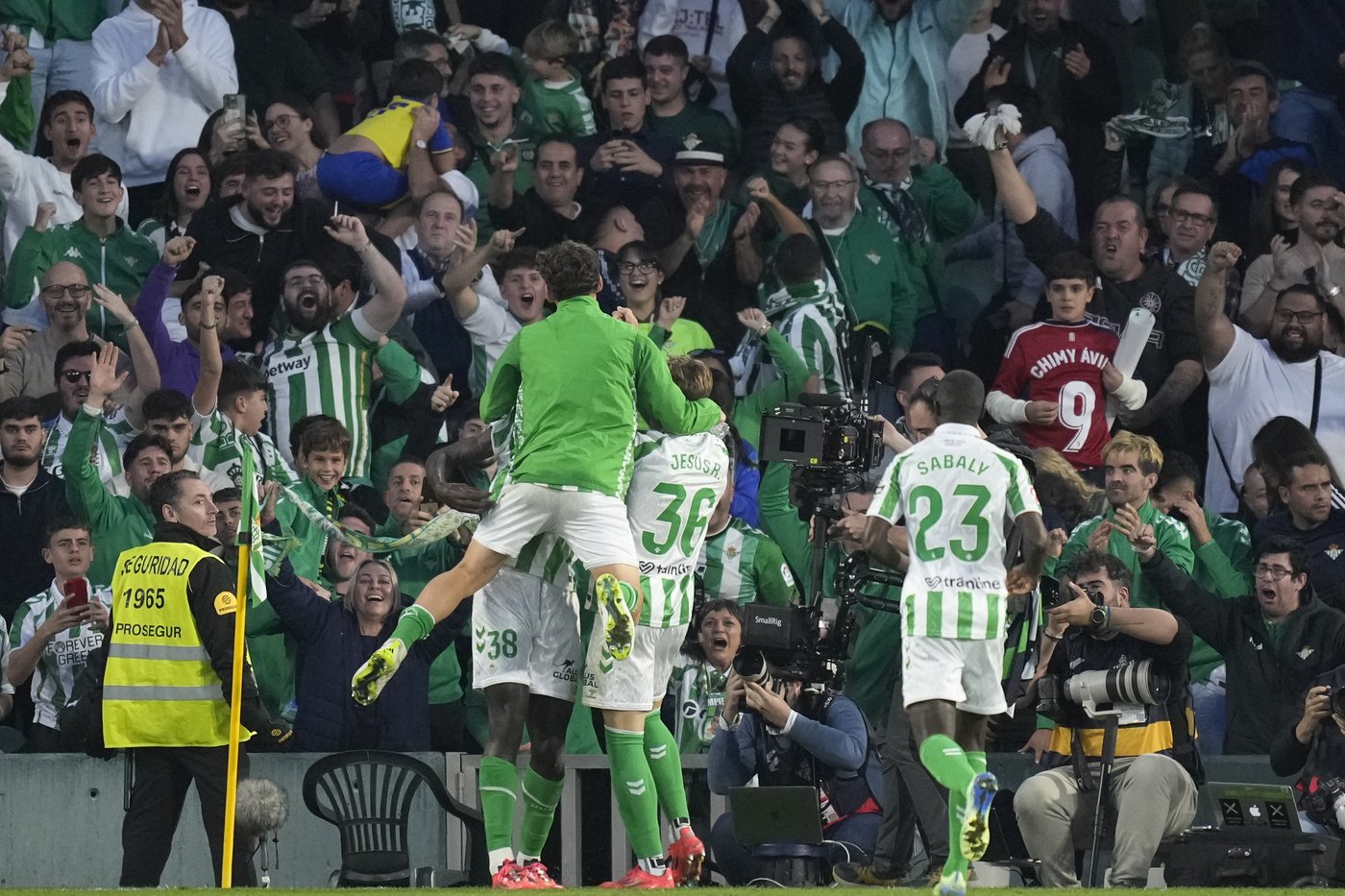 Flick sent off for protesting penalty in Barcelona draw and Real Madrid closes on leader | iNFOnews.ca Flick sent off for protesting penalty in Barcelona draw and Real Madrid closes on leader | iNFOnews.ca