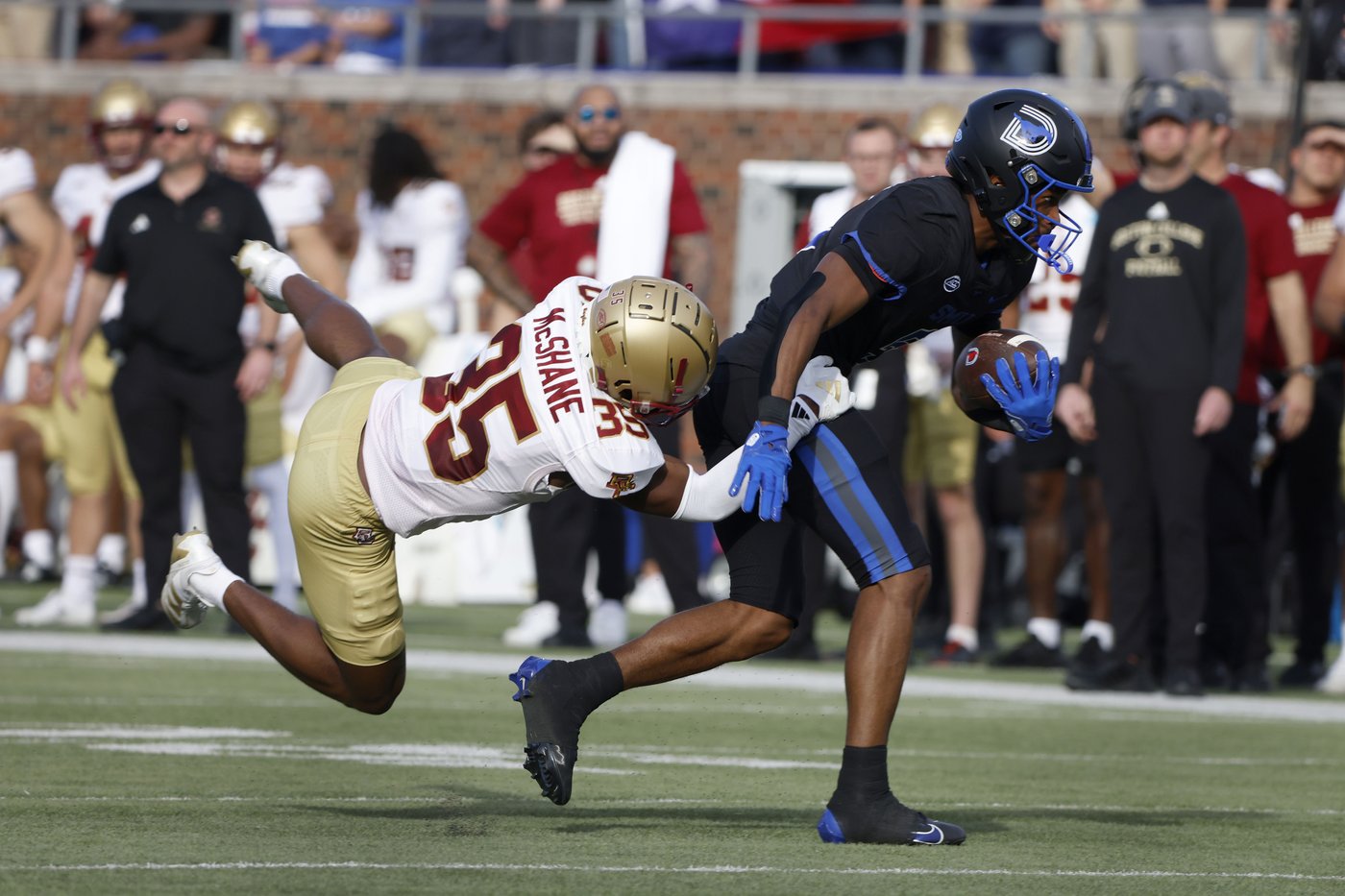 No. 14 SMU moves closer to ACC title game by beating Boston College 38-28 for 7th win in a row | iNFOnews.ca