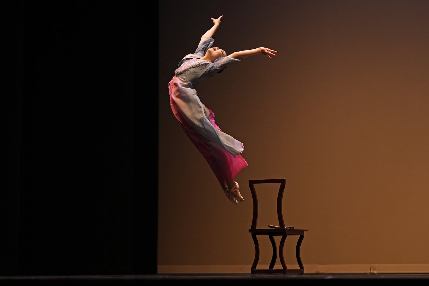 Teen dancers descend on Massachusetts to compete in the "American Idol" of ballet | iNFOnews.ca