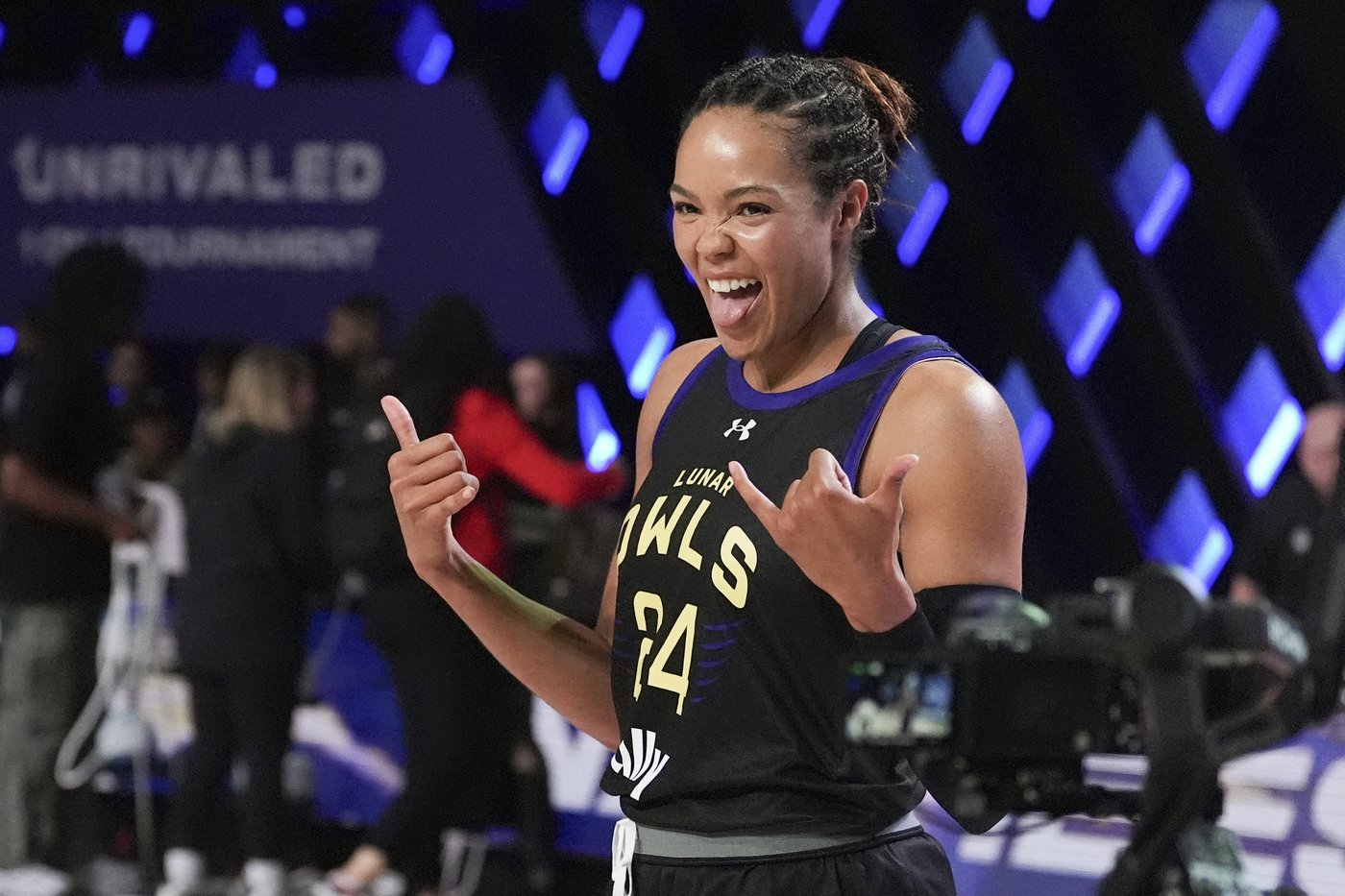 Napheesa Collier takes home $200K and Unrivaled 1-on-1 crown, beating Aaliyah Edwards in final | iNFOnews.ca Napheesa Collier takes home $200K and Unrivaled 1-on-1 crown, beating Aaliyah Edwards in final | iNFOnews.ca