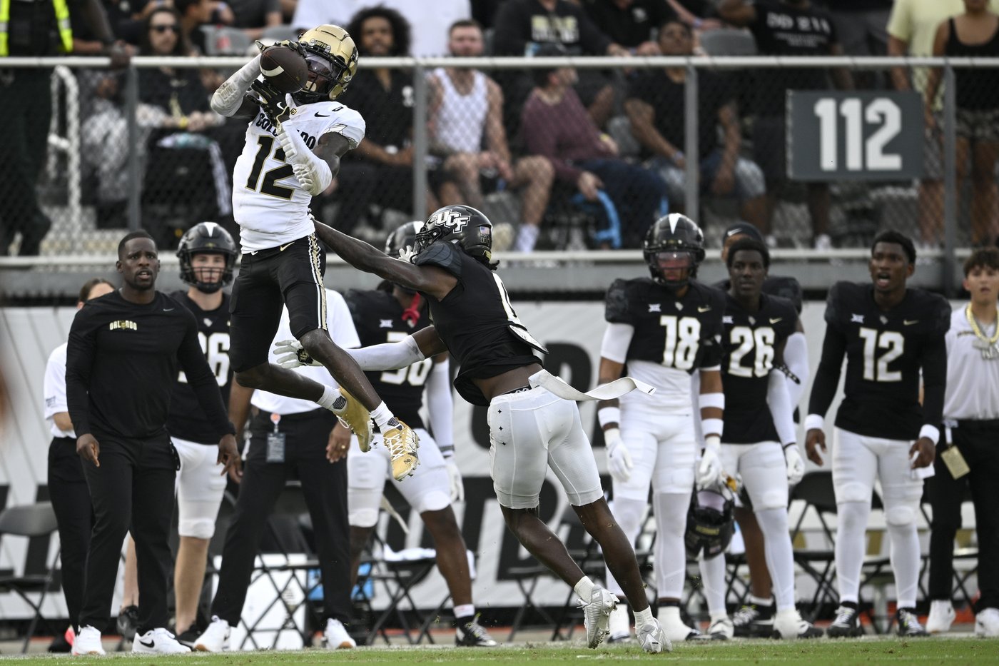 Travis Hunter, the 2-way standout for Colorado, is the AP college football player of the year | iNFOnews.ca